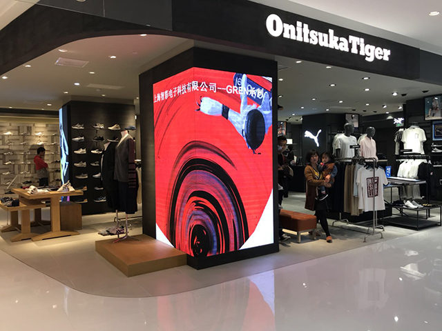 山東青島某商鋪LED顯示屏項目由上海智彩科技設(shè)計、安裝